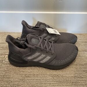 Adidas mens shoe ultraboost 20 grey size 9.5